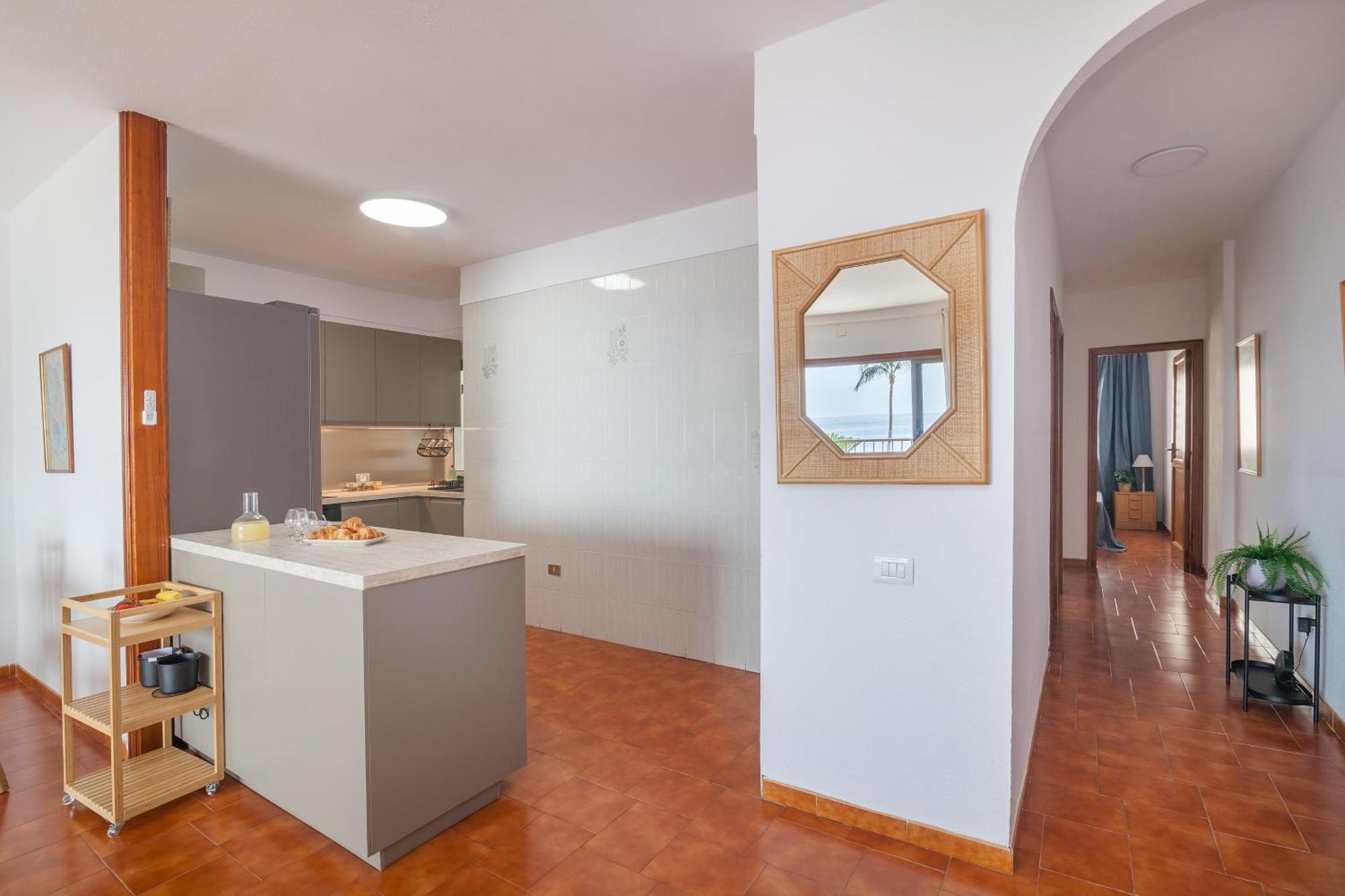 Casa De Franco - Ocean View, Terrace, Balcony, 50M From Playa La Arena, Fibre Net Apartment Puerto de Santiago  Luaran gambar