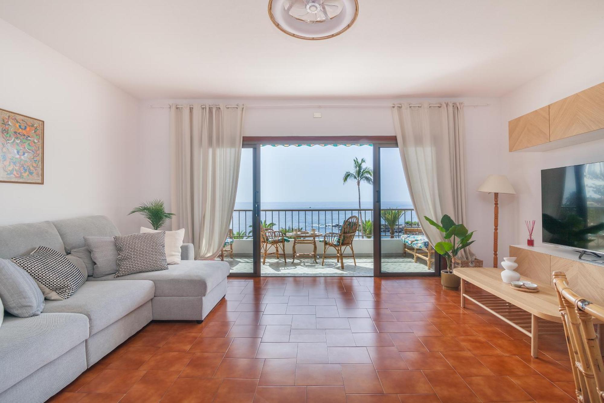 Casa De Franco - Ocean View, Terrace, Balcony, 50M From Playa La Arena, Fibre Net Apartment Puerto de Santiago  Luaran gambar
