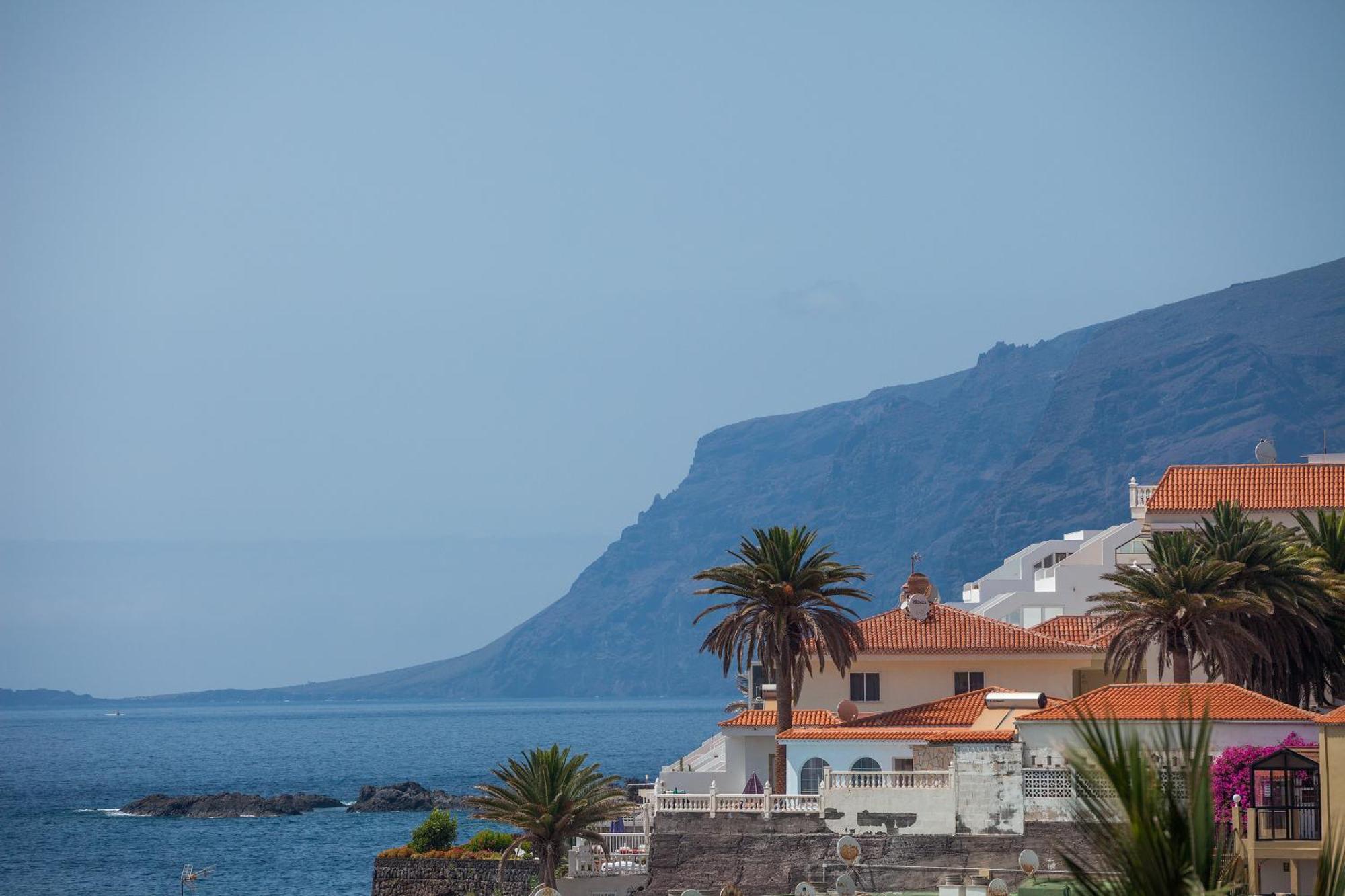 Casa De Franco - Ocean View, Terrace, Balcony, 50M From Playa La Arena, Fibre Net Apartment Puerto de Santiago  Luaran gambar