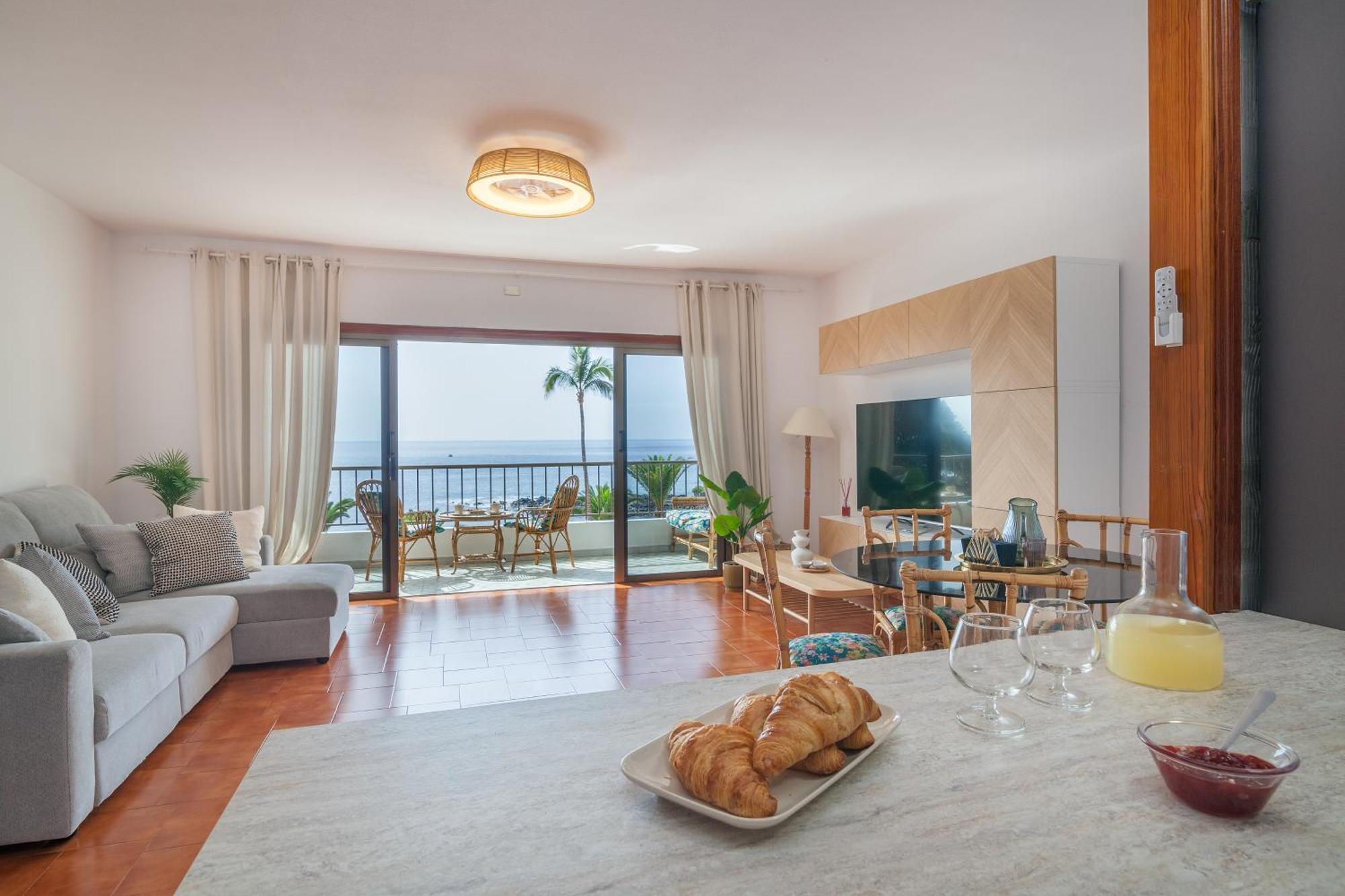Casa De Franco - Ocean View, Terrace, Balcony, 50M From Playa La Arena, Fibre Net Apartment Puerto de Santiago  Luaran gambar